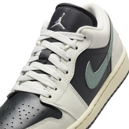 Nike WMNS Air Jordan 1 Low Jade Smokeエアージョーダン