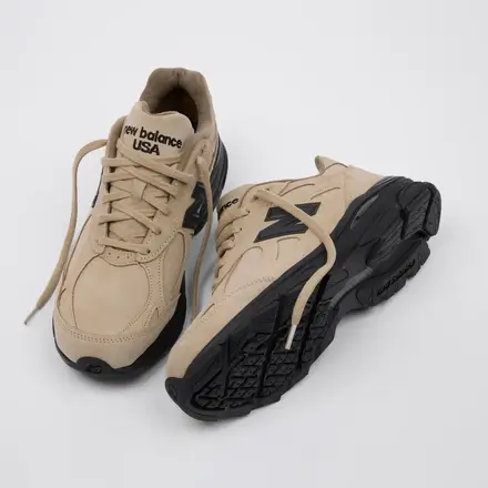 【海外10月22日発売予定】ジョウンド × ニューバランス 990V3 スウェード マッシュルームベージュ/ブラック